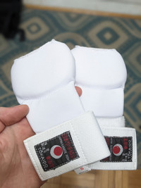 Karate gloves - Kids size (small)