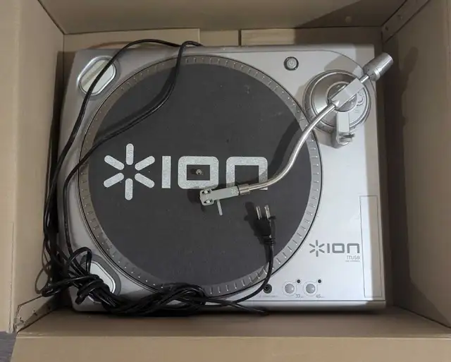 USB Turntable (DJ Equipment) in Pro Audio & Recording Equipment in City of Toronto - Image 7