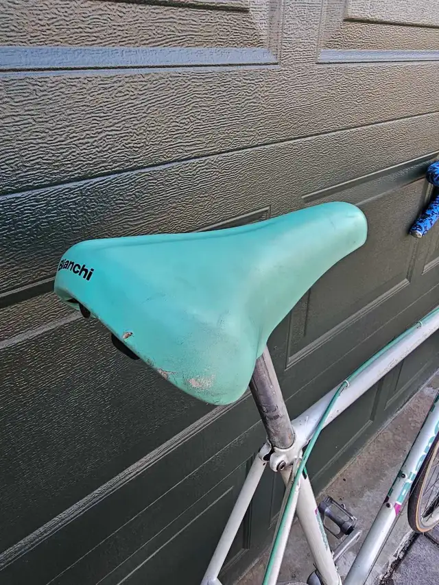 Bianchi Strada LX road bike  in Road in City of Toronto - Image 8