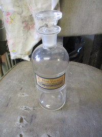 OLD SEYMOUR EASTON DRUGGIST WINNIPEG MANITOBA CHEMIST BOTTLE $20