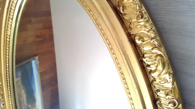 Oval Mirror - gold colour trim in Home Décor & Accents in Red Deer - Image 4