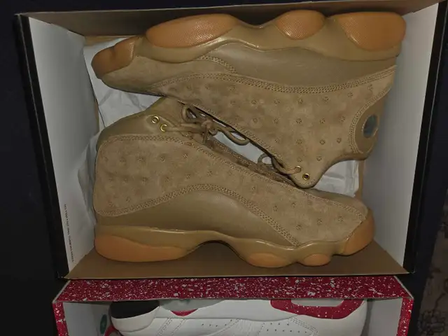 Air Jordan 13 Retro Wheat Size 10.5 in Men's Shoes in Markham / York Region - Image 4
