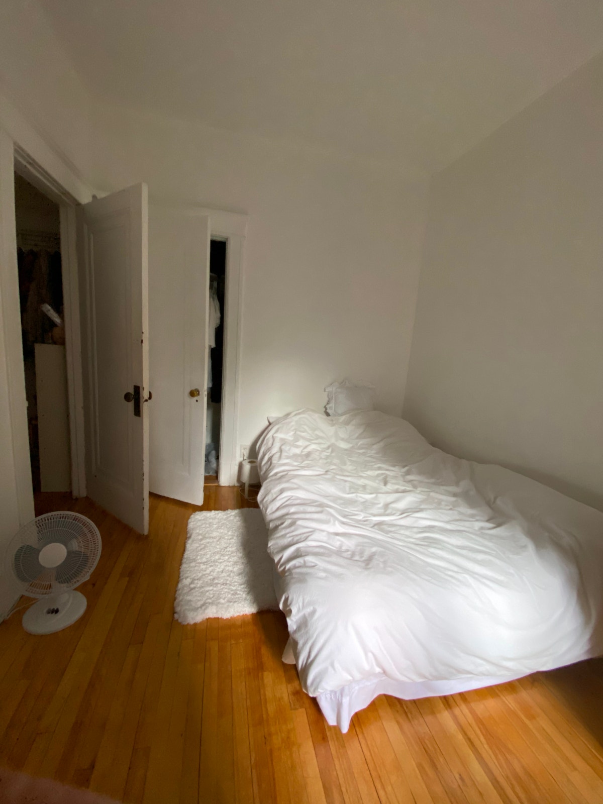 Furnished Private Room – Quiet, Wellness-Oriented Home – Plateau — photo 1