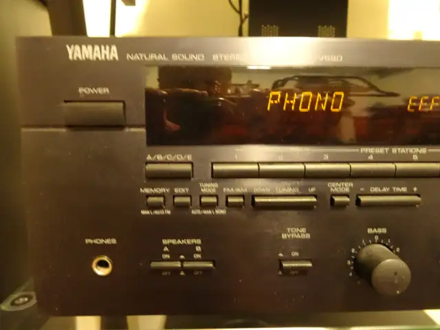 Yamaha RX-V690/5.1 channel/425W/AV receiver for sale in Stereo Systems & Home Theatre in Markham / York Region - Image 3