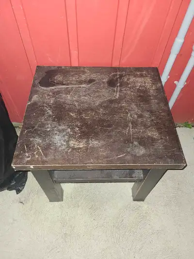 Free table. Study. Delivery or pickup available.
