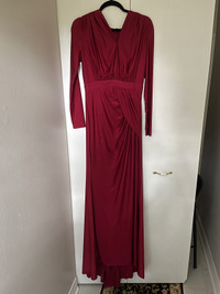 Medium/Mid-Size Modest Long-Sleeve Formal Red Dress (Size 8)