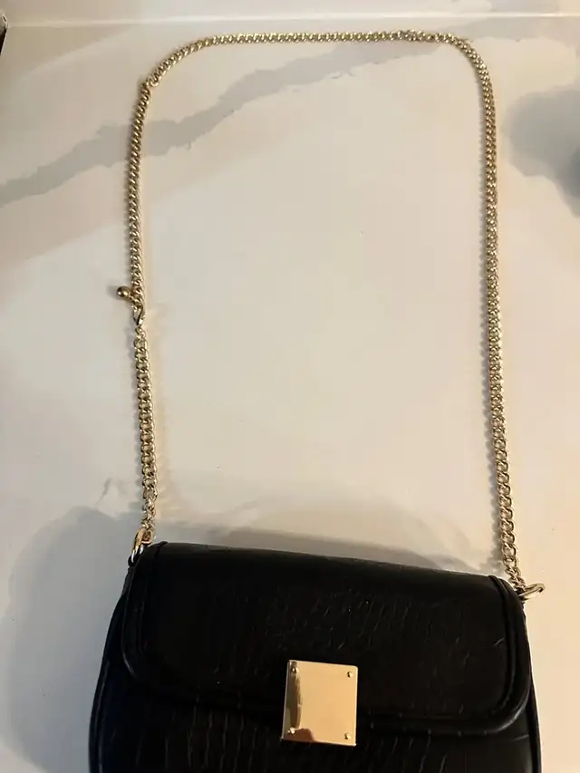 Black Faux Crocodile Shoulder Bag with Gold Chain Strap in Women's - Bags & Wallets in Barrie - Image 7