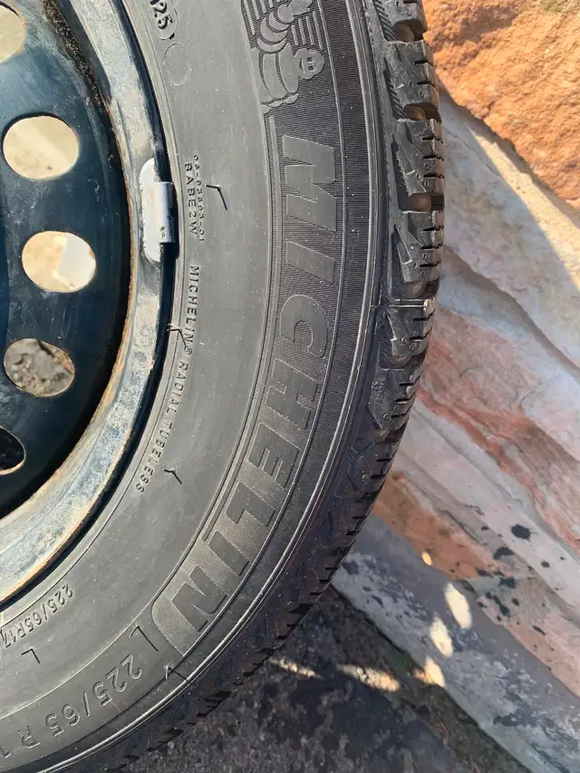 Like New Michelin Winter Tires on Rims in Tires & Rims in Oshawa / Durham Region - Image 4