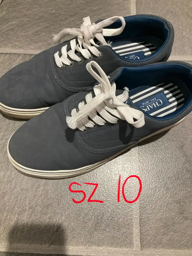 men's shoes sz 10 READ description in Men's Shoes in Calgary - Image 2