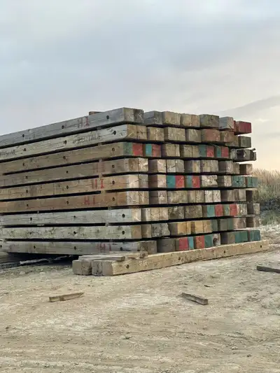We have about 38 good used 4x20 crane mats for sale in Saskatoon. They are made of 4 pieces of 12"x1...