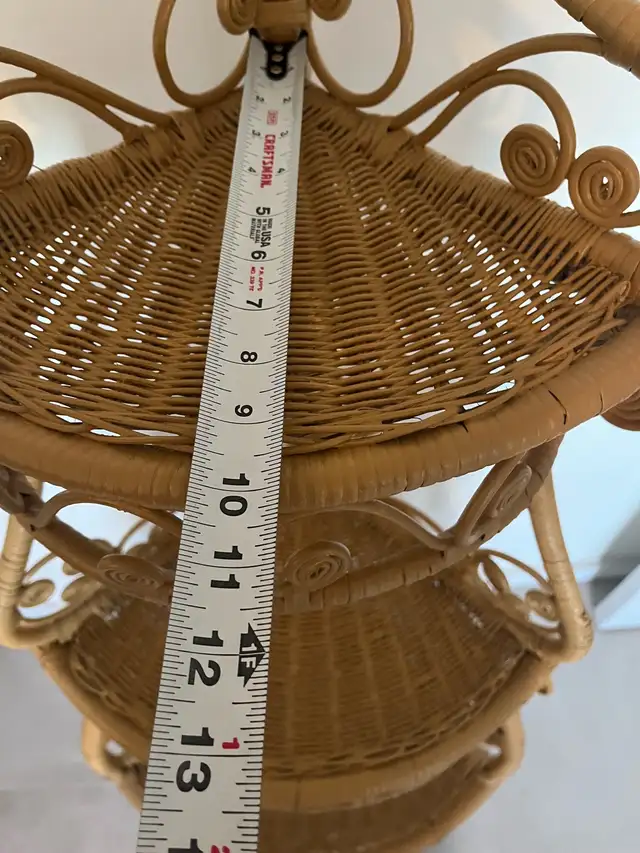 Wicker Rattan Corner Shelf Etagere Vintage Boho Plants GREAT in Bookcases & Shelving Units in City of Toronto - Image 8