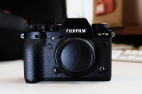 2x fujifilm X-T3 bodies, black and silver, 880 each