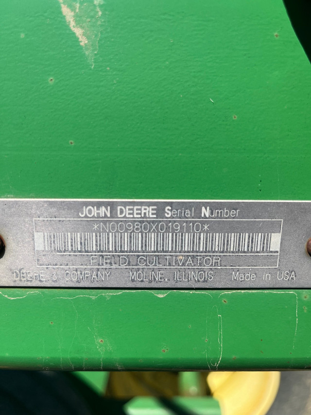 John Deere 980 34ft S-Tine cultivator  in Heavy Equipment in London - Image 4
