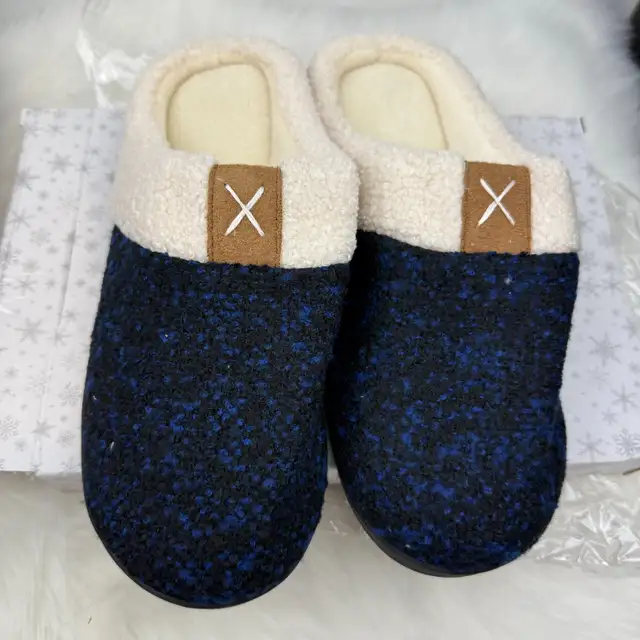 New Men's Comfort Wool-Like Plush Fleece Indoor Slipper/US11-12 in Men's in Calgary - Image 3