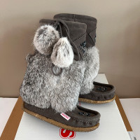 Softmoc Niska 2 Mukluks Boots - Grey - Women’s Size 5