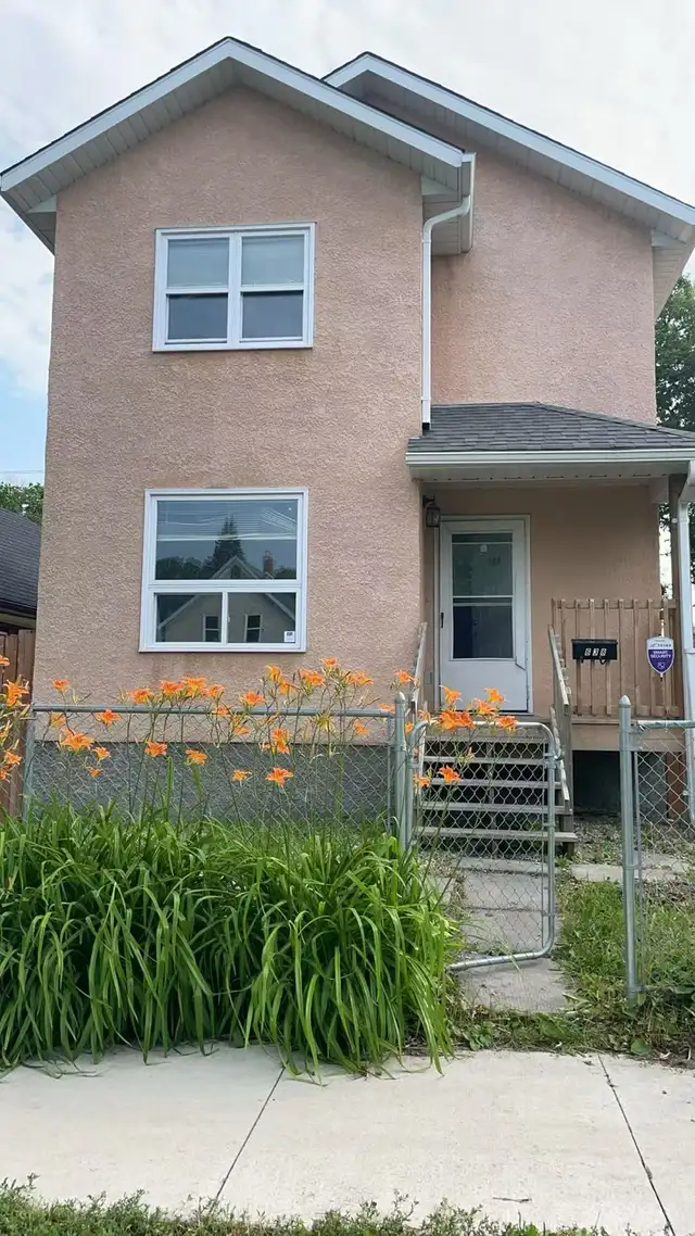 two stories house for rent 