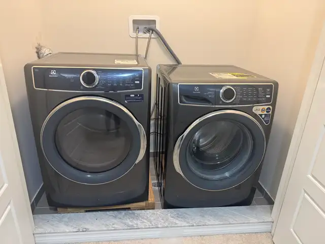 Washer & Dryer for Sale in Washers & Dryers in Markham / York Region - Image 2