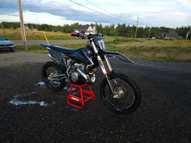 2021 KTM 250 SX, 6.4 Hours, Like New, Many Modifications! in Dirt Bikes & Motocross in Moncton - Image 3