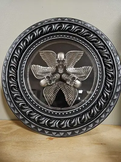 ATT: GOTH LOVERS - SKULLS IN CLOCK CASES, View more