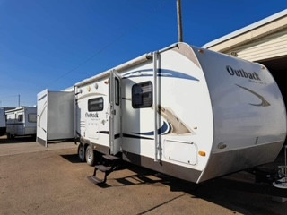 2010 Keystone Outback 300 BH Arctic Barrier Package in Travel Trailers & Campers in St. Albert - Image 2