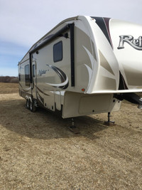 2016 reflection 318RST 34" fifth wheel trailer
