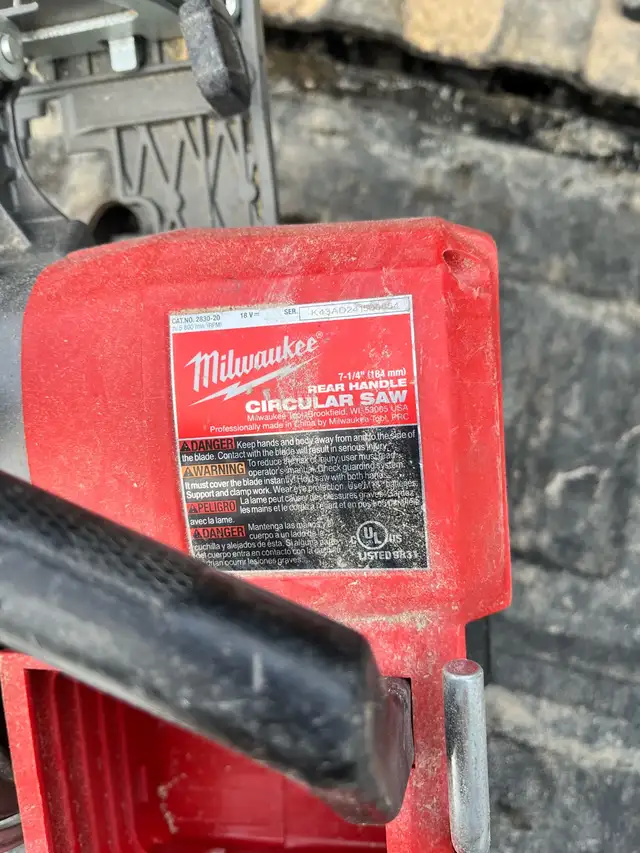 Milwaukee 7 1/4 Rear Handle Circular Saw in Power Tools in Oakville / Halton Region - Image 3