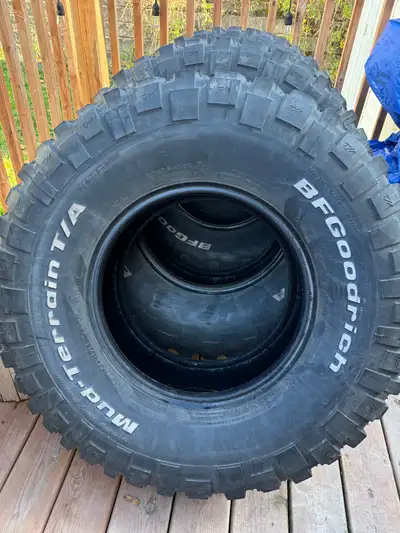 Selling a set of five 37’s that I just took off my Jeep. Tons of tread life left. Sir is 37 x 12.5 R...