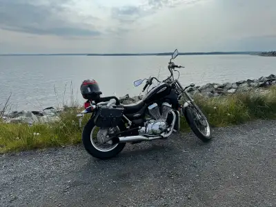 1997 Suzuki intruder 850.. Brand new MVI bike is ready for a new owner jump on and go no mechanical...