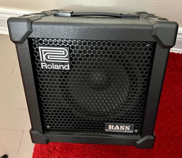 Roland CUBE BASS AMP 20XL in Amps & Pedals in Markham / York Region