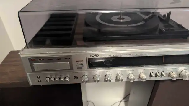 Yorx Stereo System in Stereo Systems & Home Theatre in Calgary - Image 3