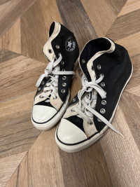 Super cute 2 layer converse black and white. 