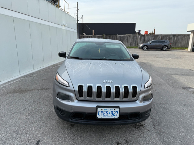 2014 jeep cherokee mint condition  in Cars & Trucks in Windsor Region - Image 2
