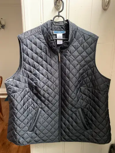 Black Women’s lightweight vest, View more