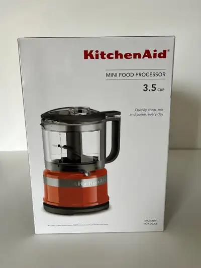 Brand New, Never Opened!! Compact, lightweight 3.5 cup food chopper can quickly chop, mix or purée....