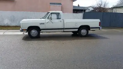 1984 Dodge D100 $5500 rust free. Need an engine rebuild. I have $900 of interior parts in boxes. Gla...