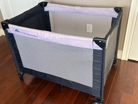 Childs portable crib/ daybed /playpen