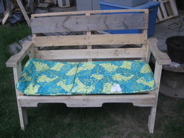 Rustic Woodpallet Benches, Patio Tables & More in Patio & Garden Furniture in Saint John - Image 4