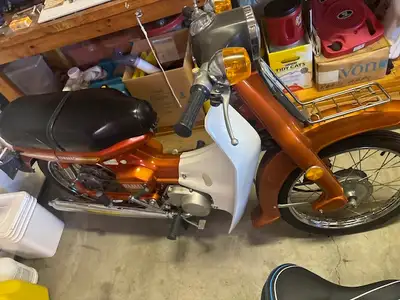 Approx 1974 vintage yamaha scooter. 1668 miles 75cc 2 stroke didn't see any scratches. in very good...