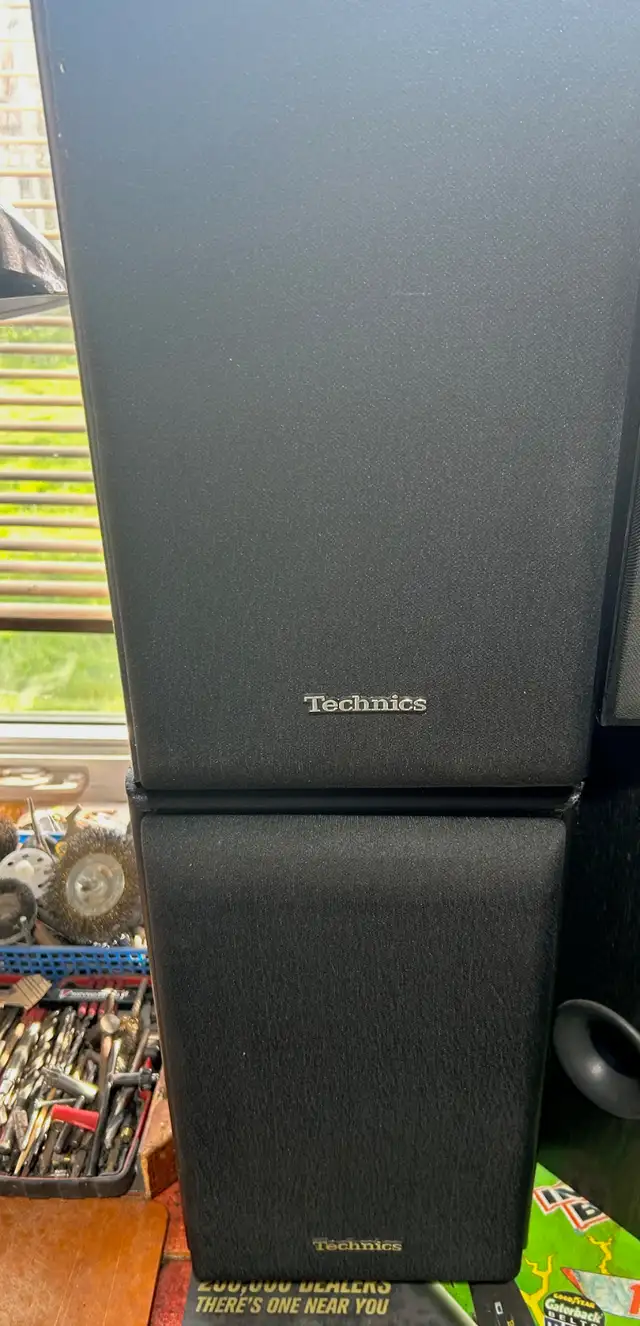 Vintage Technics SB-LX10 is a compact, 2-way bookshelf speakers in Speakers in Mississauga / Peel Region - Image 5