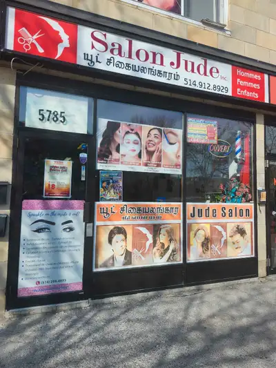 Hello, we have commercial space available for rent. Earlier it was rented for women's hair and makeo...