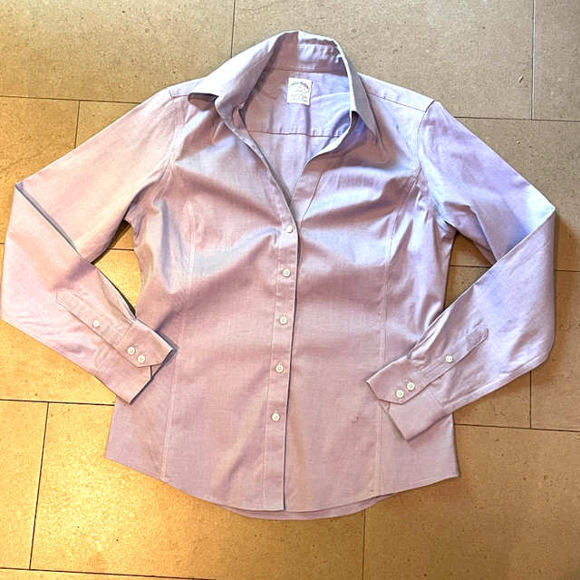 Brooks Brothers Lavender Purple Cotton Stretch dress shirt Sz.8 in Women's - Tops & Outerwear in City of Toronto
