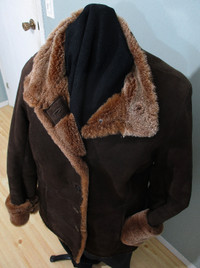 Women's Danier Real/Genuine Sheepskin/Shearling Fur Coat/Jacket