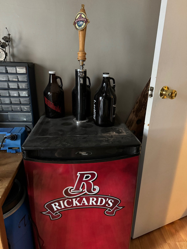 Rickards Refrigerator / Kegerator / Wine fridge in Refrigerators in Brantford - Image 2