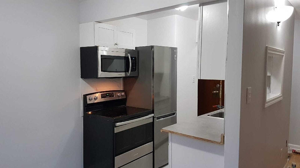 Beautifully Renovated 1BDRM Apartment near Juravinski 4