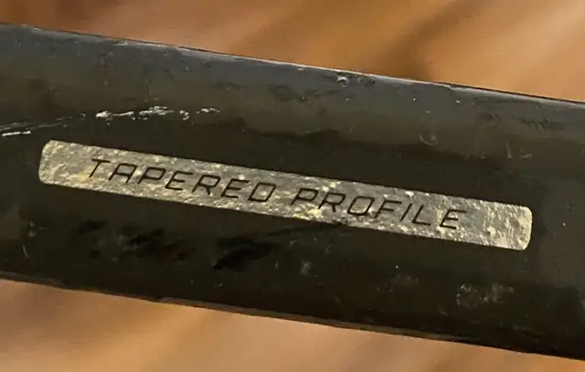 Easton hockey stick in Hockey in Winnipeg - Image 5