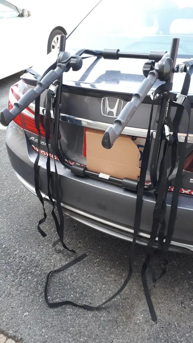 3 BIKE " FOLDABLE " trunk mounted BIKE RACK in Road in Kingston - Image 2