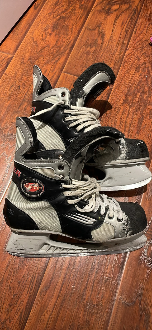 Bauer Vapor 6 - Size 10 Adult Hockey Skate  in Skates & Blades in Ottawa