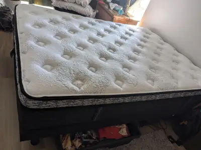 Lit double (matelas et base), View more
