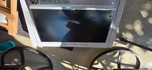 24" HP monitor63234778819459122