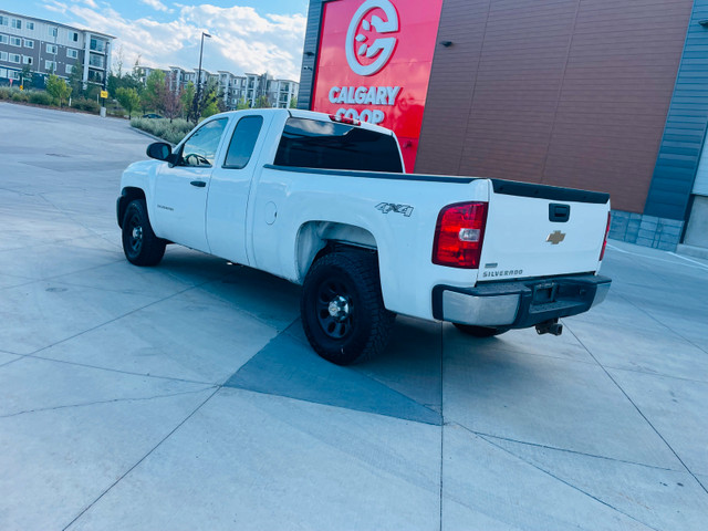 2011 Chevy Silverado 1500 Extended Cab in Cars & Trucks in Calgary - Image 2